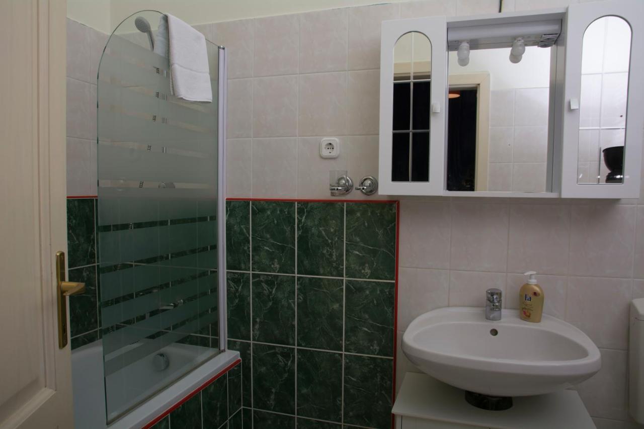Theaterland Classic Apartments Будапеща Екстериор снимка